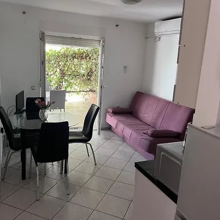Apartment Nives *