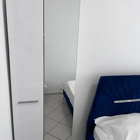 Nives Stari Grad (Hvar)
